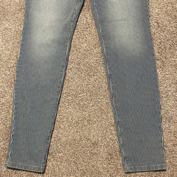 NWT S&CO. Macy’s Pin Striped Skinny Low Rise Denim Jeans 6 - Picture 3 of 16